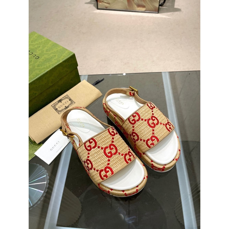 G*u*i sandals
